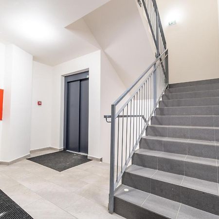 Brand New Studio Apartment # 42 In Brand New Building With Free Parking In The Center Прага Екстериор снимка